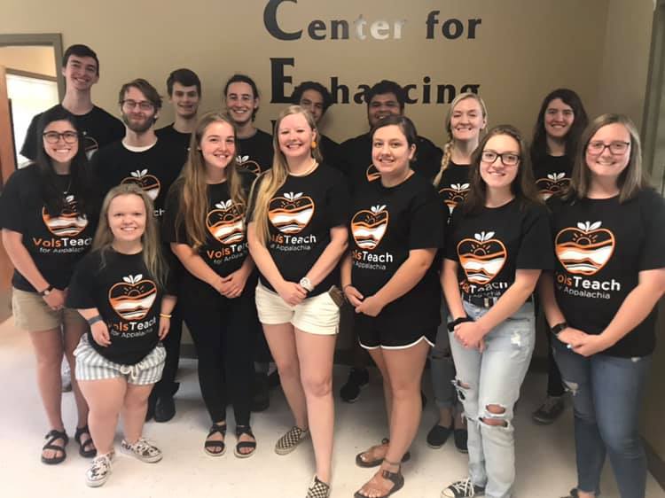 VolsTeach Summer Camp Interns all together 2019