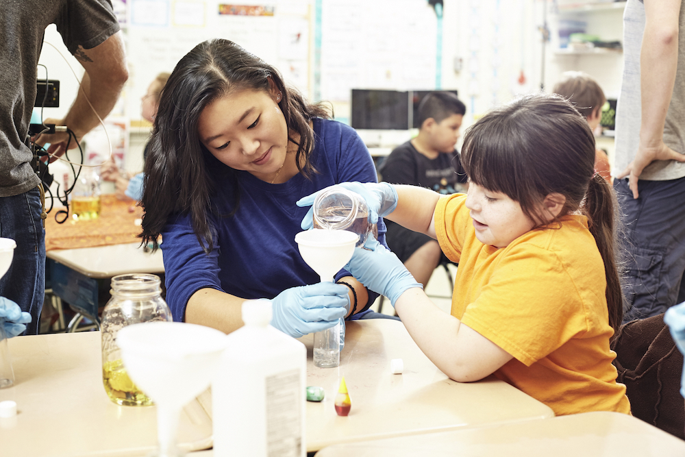 UT students teach Pond Gap Elementary students on Science Saturdays. Photo by Shawn Poynter.